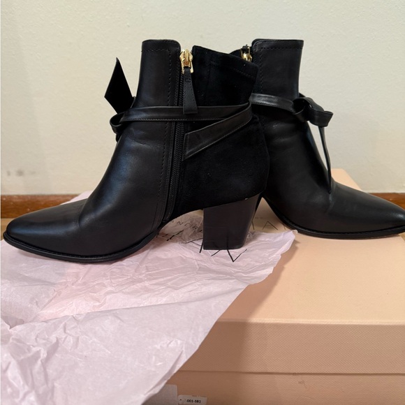 Alexandre Birman Black Ankle Boots with Wrap-Around Strap - Picture 5 of 11